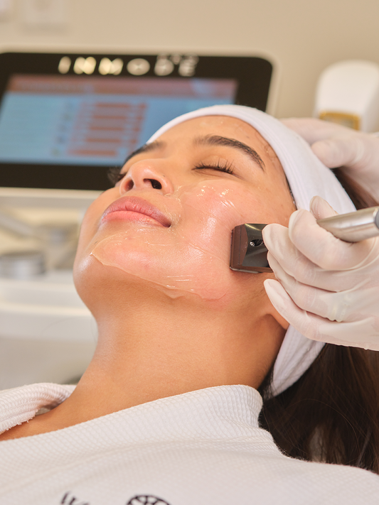 Woman enjoying her InModePRO Forma treatment